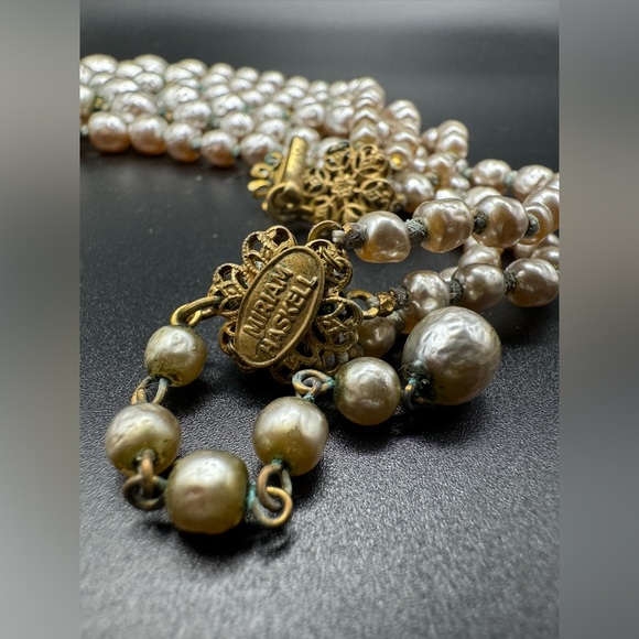 Vintage signed MIRIAM HASKELL Pearls Three Strand Necklace 13'' with 2.5“ extend - Picture 4 of 16